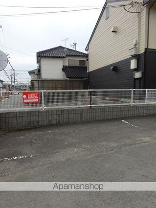 和歌山県和歌山市栄谷[3K/42m2]の駐車場
