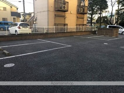 レオパレスサンクフルコート[1K/20.81m2]の駐車場