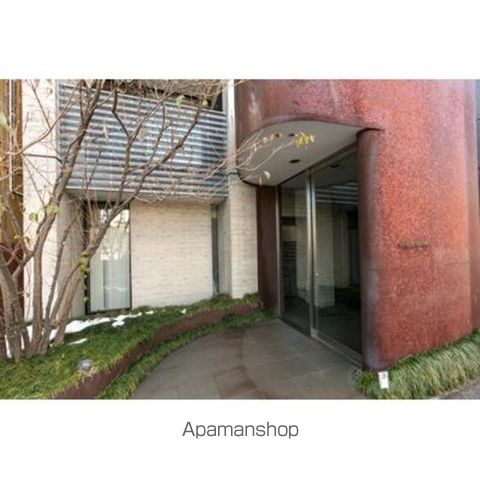 富ケ谷アパートメントの玄関写真