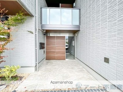 Ｋａｎｏｎ岩崎[2LDK/72.53m2]のエントランス2