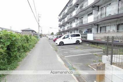 愛知県一宮市浅野字内浦[2SLDK/76.6m2]の駐車場1