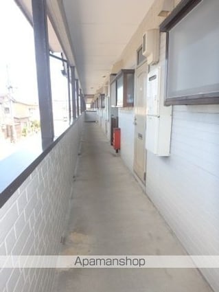 ポテンシャル[1K/28m2]のエントランス1