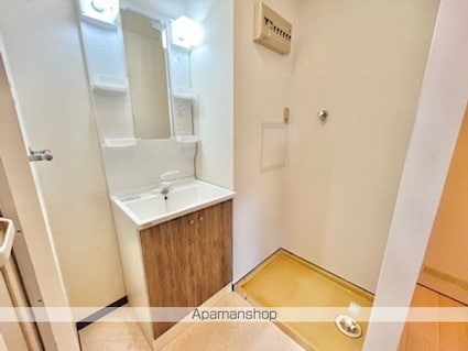 滋賀県近江八幡市出町[2LDK/50m2]の洗面所