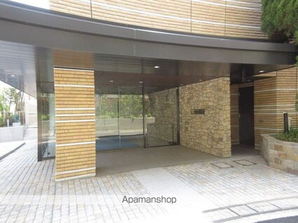 ＳＡＳＡＺＵＫＡ　ＴＯＤＡＹ[2LDK/61.43m2]のエントランス