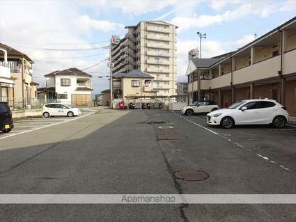 和歌山県岩出市西国分[1K/28m2]の駐車場