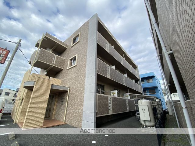 沼津市 3階建 築20年の外観写真