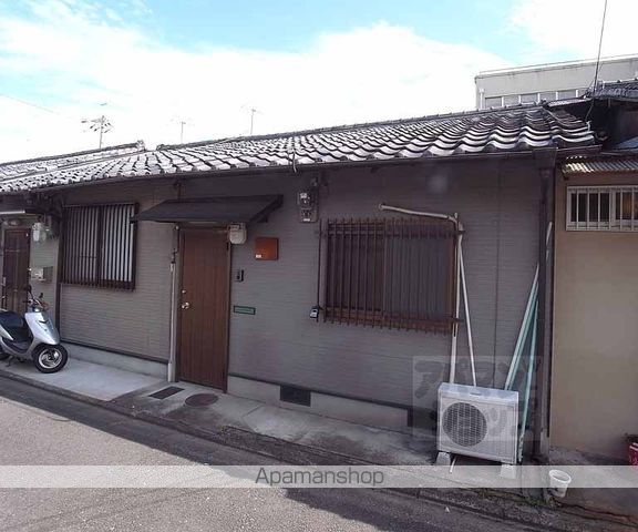 西院春栄町貸家の外観写真