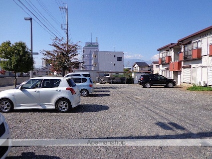 長野県松本市城西１丁目[3K/42.9m2]の駐車場