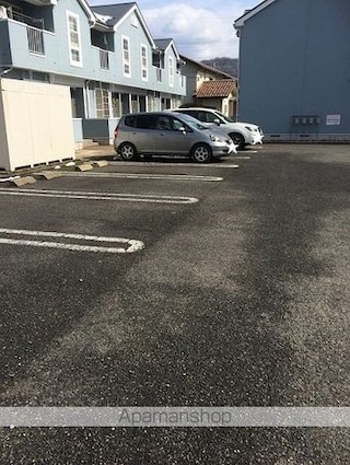 メゾン・パルテーノ　Ｂ棟[2DK/51.67m2]の駐車場