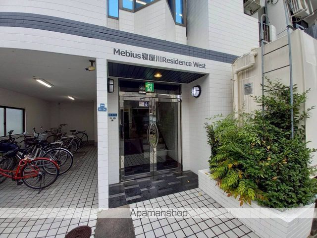 メビウス寝屋川レジデンスWESTの玄関写真