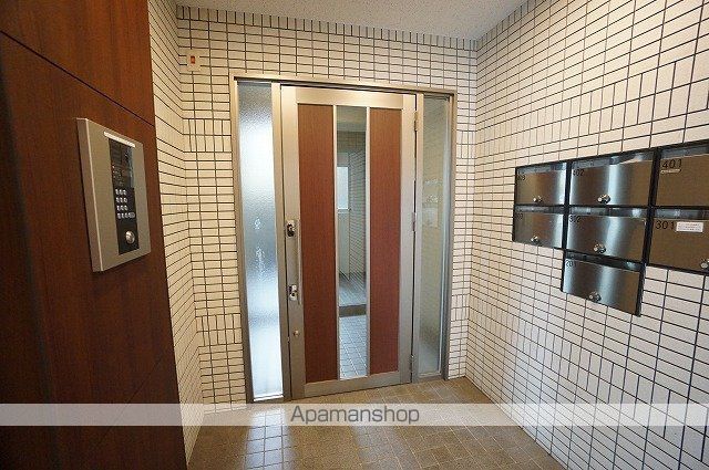 ラックス常磐町の玄関写真