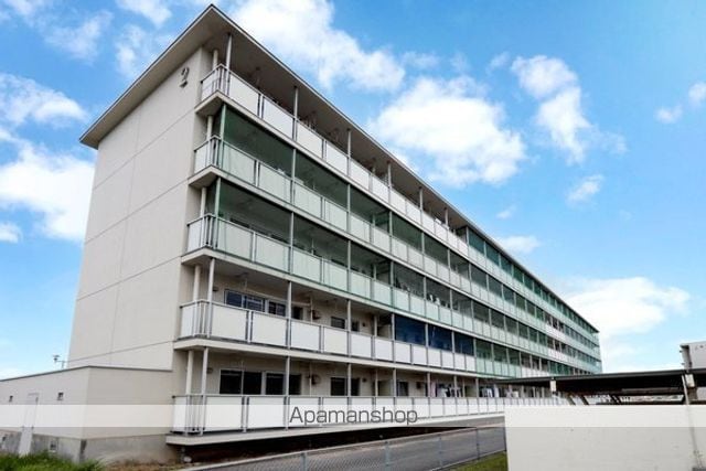 ビレッジハウス小羽山第二1号棟の玄関写真