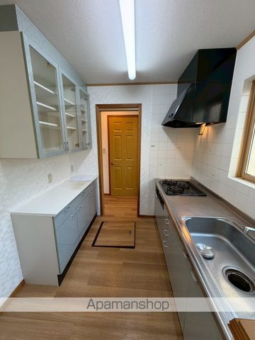 厚木市 2階建 築26年の内装写真