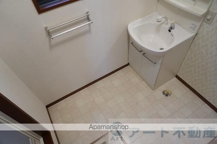 アルバトロス空港通　Ｂ棟[2LDK/50.04m2]の洗面所