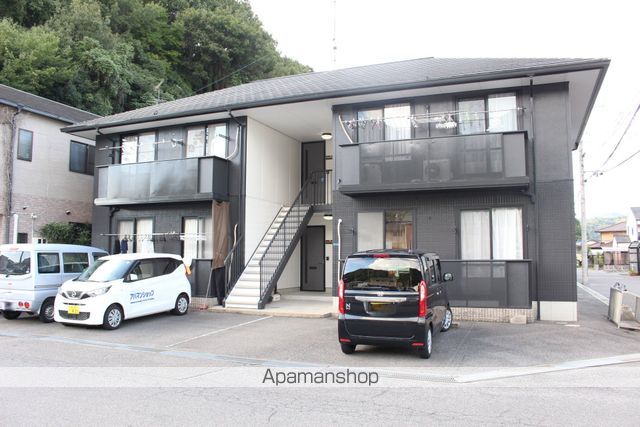 アーヴァンシャトーB棟の外観写真