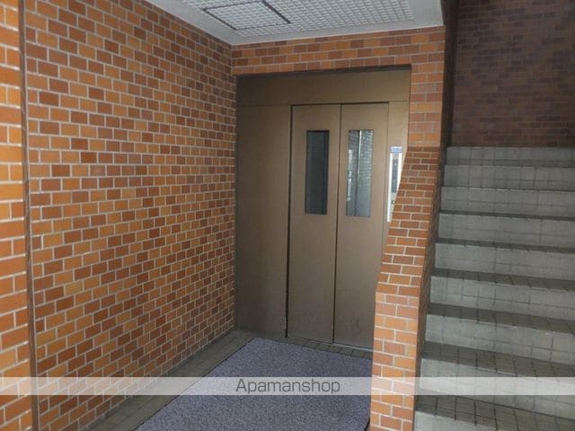 アルファロジェの玄関写真