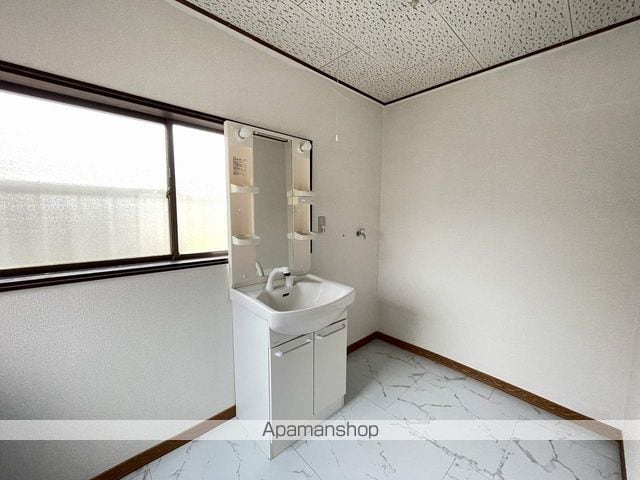 富山市新庄町8-16戸建の内装写真