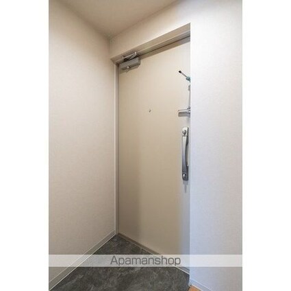 ウェルスクエア西新宿五丁目[1LDK/30.72m2]の玄関