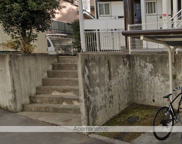 レオパレス川島の玄関写真