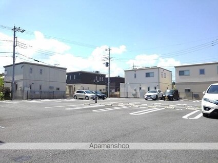 エーデルハイム　コセ　Ａ[1R/32.94m2]の駐車場