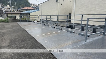 広島県広島市南区本浦町[1DK/22.78m2]の駐車場2
