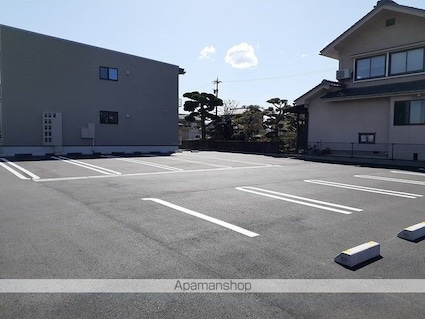 グランドゥール　糺[1LDK/50.01m2]の駐車場