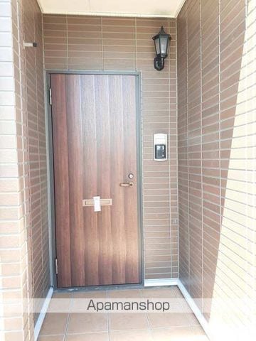カーサ プラシードBの玄関写真