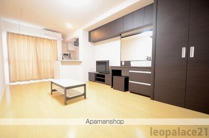 ミランダアレグリア[1R/26.5m2]のリビング・居間1