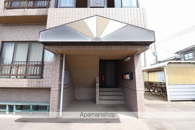 フレアール明園の玄関写真