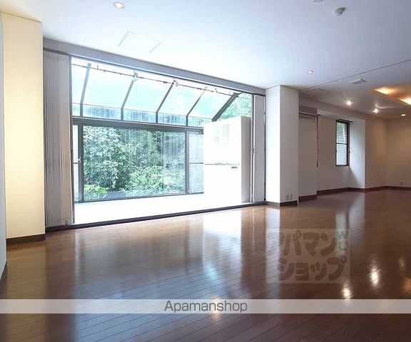 鳴滝音戸山町マンションの内装写真