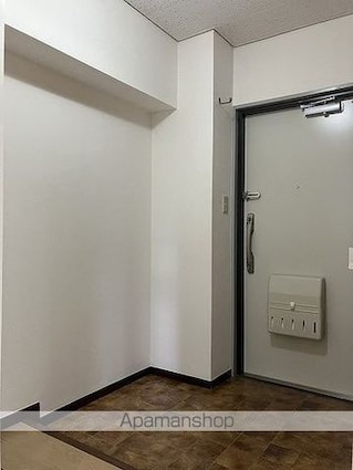 メガロン御殿山[3K/55.26m2]の玄関