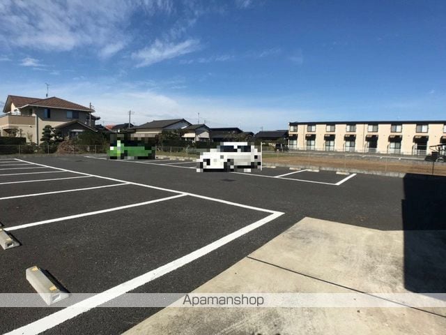 ミランダエアフォルク[1R/31.82m2]の駐車場