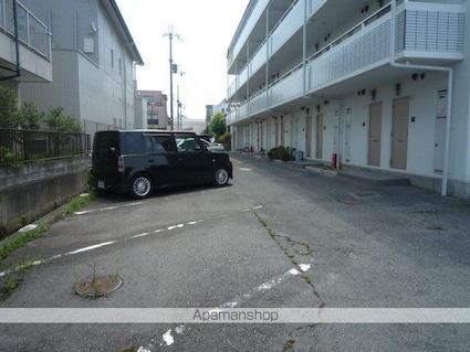 ウイング２１[1DK/23m2]の駐車場