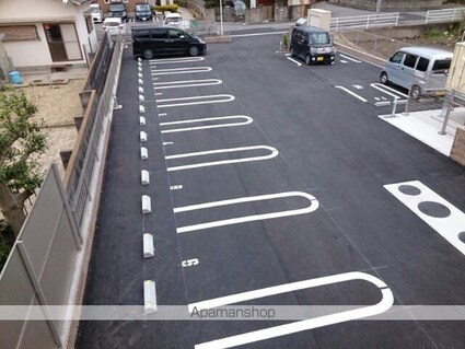 和歌山県和歌山市西庄[2LDK/57.54m2]の駐車場