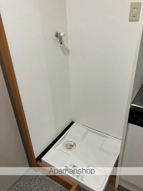 ヴィラ下北沢Ａ棟[1R/15.8m2]の玄関