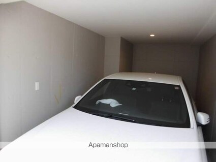 コスモリード高円寺イースト[1K/23.29m2]の駐車場