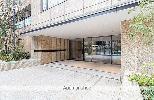 ザ・パークハウス三田ガーデン タワー棟の玄関写真