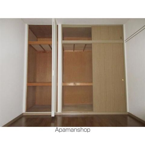 ピッケル末広の内装写真
