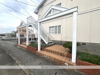 グランドシャトル[3DK/48m2]のエントランス