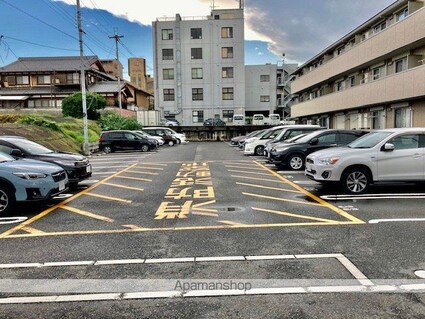 滋賀県大津市一里山１丁目[2LDK/58.2m2]の駐車場2