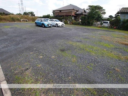 ローズハート[1LDK/36m2]の駐車場1