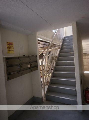 ベル蛍池の玄関写真