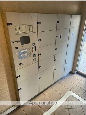 【横浜市中区野毛町のマンションの写真】