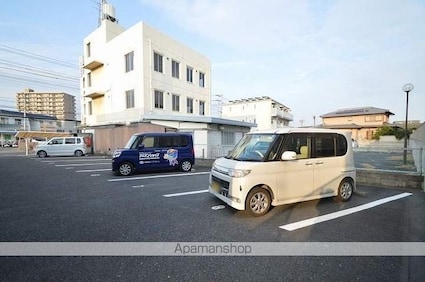 岡山県倉敷市中島[2K/39.59m2]の駐車場2