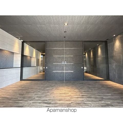 SーRESIDENCE桜本町AWESOMEの玄関写真