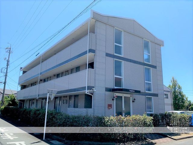 レオパレスCRECERの外観写真
