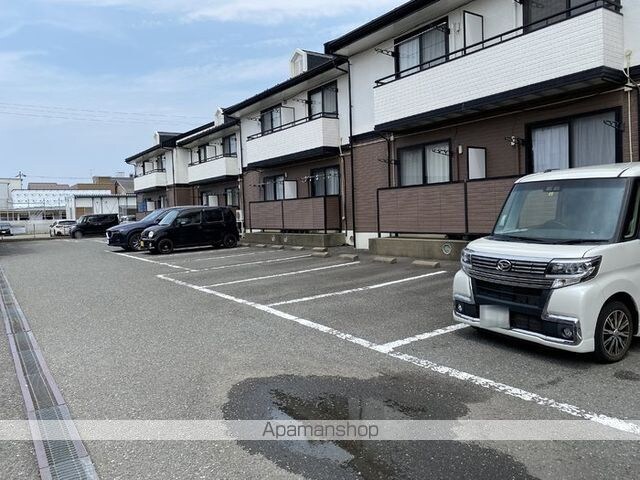 ロイヤルファミール　Ｂ[1K/28.72m2]の駐車場