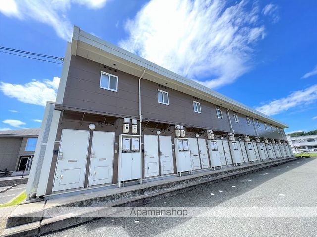レオパレスWestCourtIの外観写真