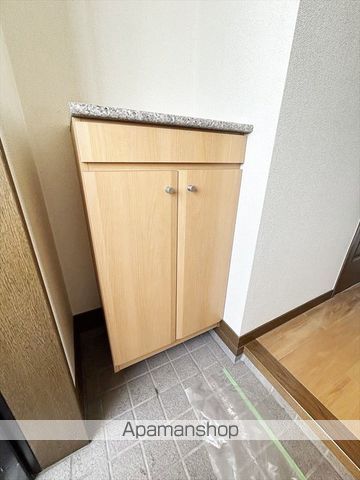 DEMAINの内装写真