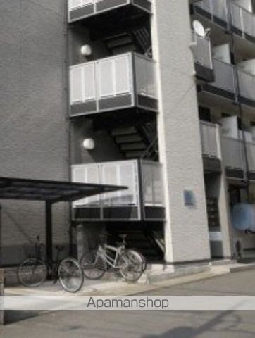 レオパレス平尾の玄関写真